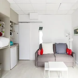 https://superbe-appt-dans-le-quartier-des-batignolles.fr-paris.fr