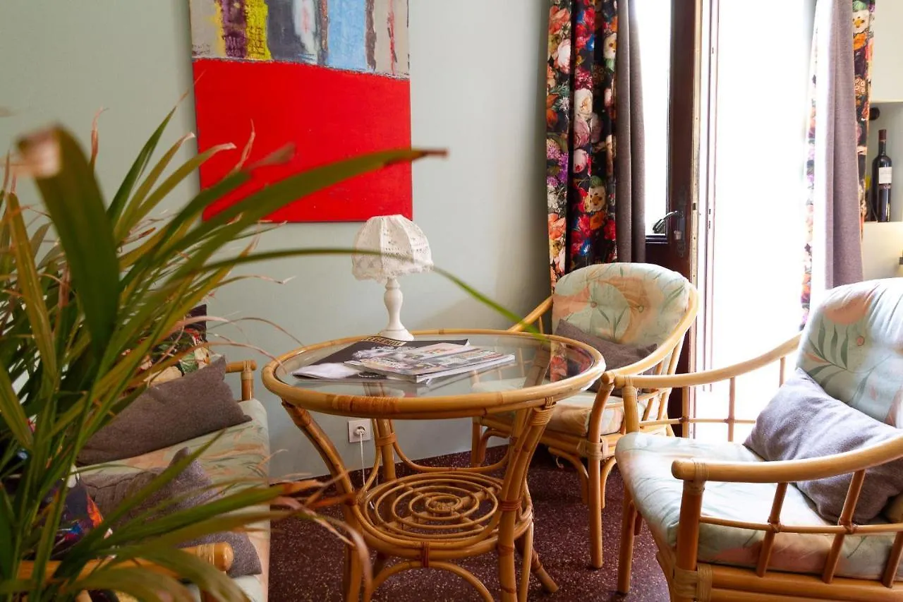 Hotel Le Cantou 354 Loubressac 2*,  فرنسا